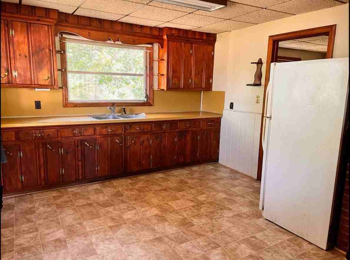 534 Speedway Rd - Photo 6 of 13