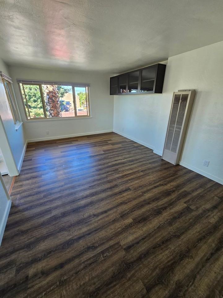 614 S 33rd St - Photo 2 of 7