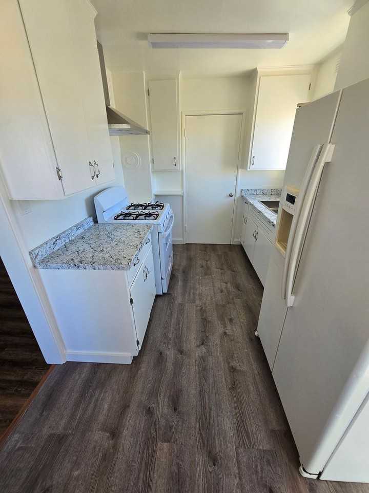 614 S 33rd St - Photo 3 of 7