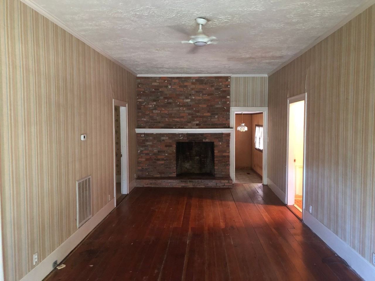 35 Peachtree Dr - Photo 3 of 21