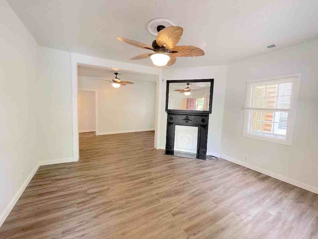 543 E Charlton St - Photo 2 of 14