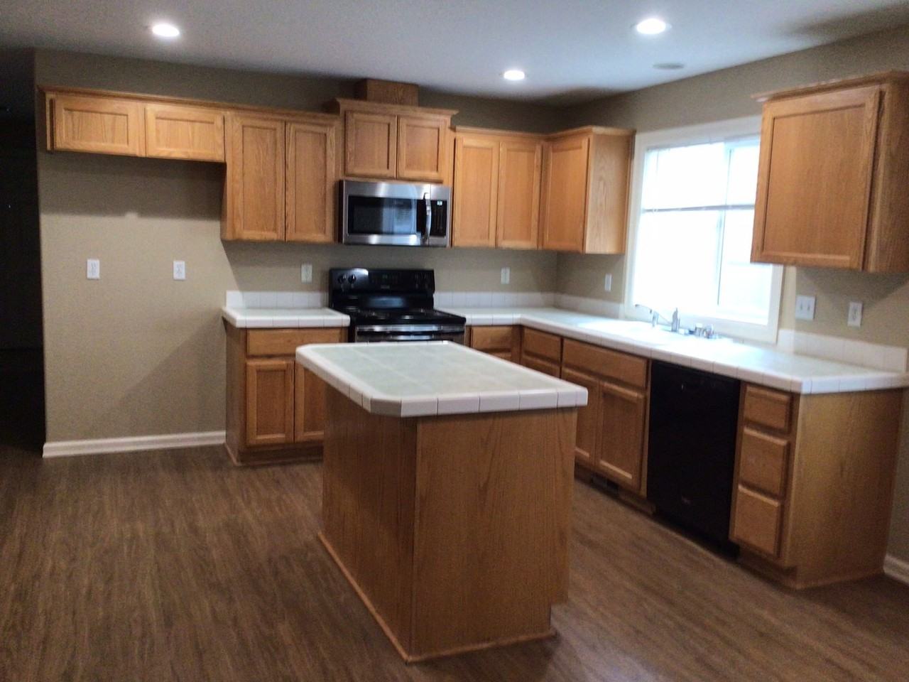 2111 Nw 12th St - Photo 2 of 13