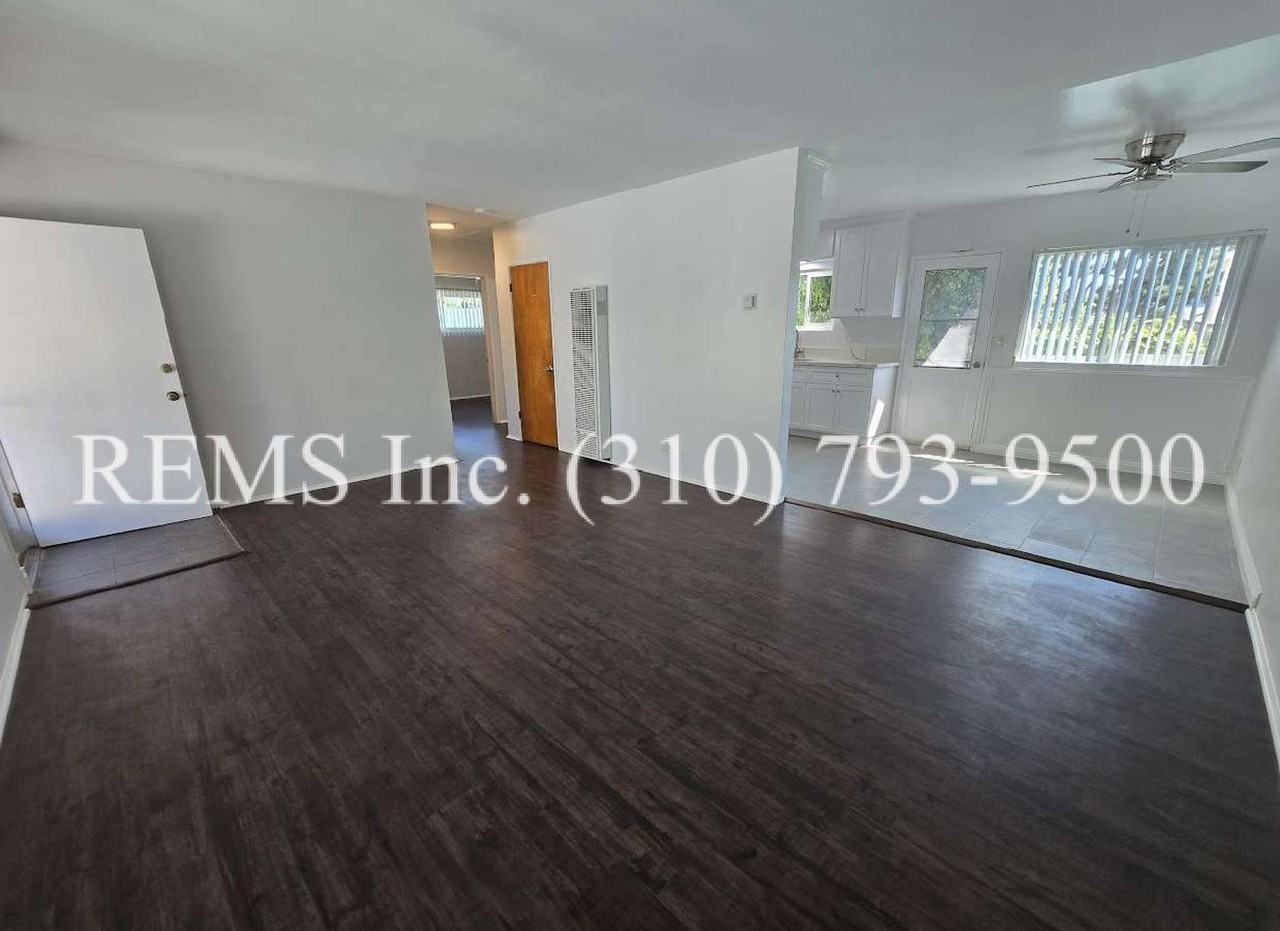 LCC01 - Photo 2 of 21