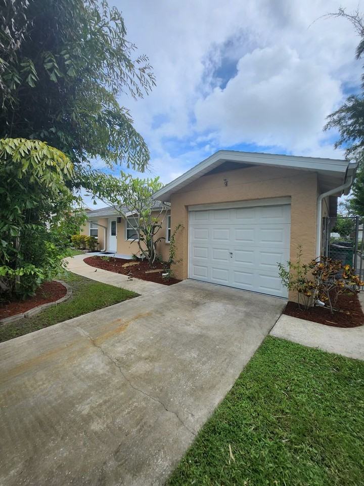 526 Trend Rd - Photo 2 of 24