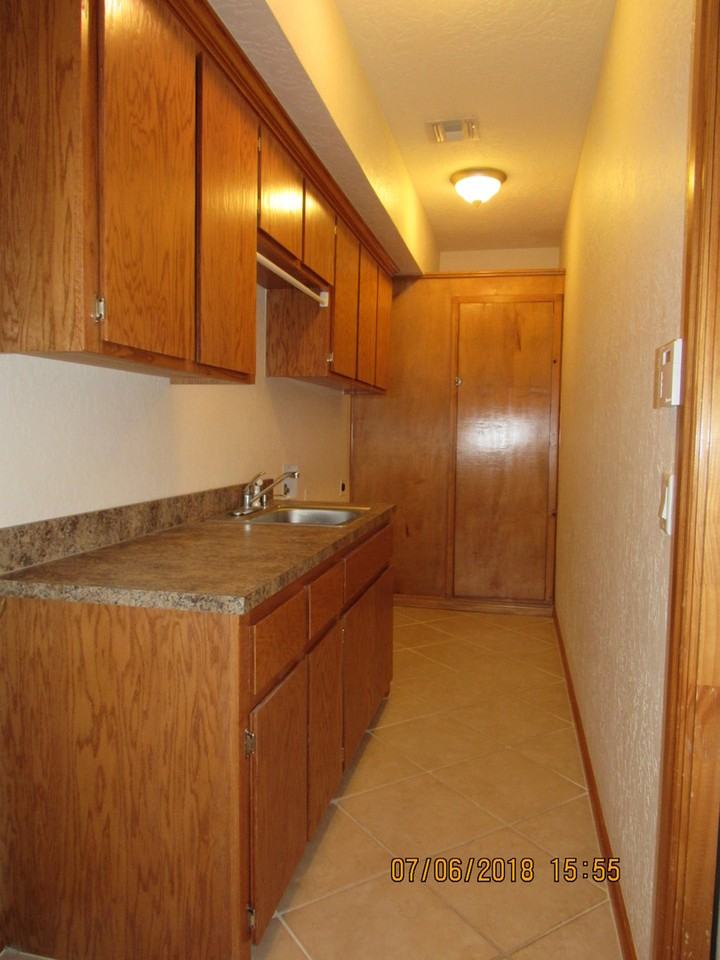 6904 Nw Maple Dr - Photo 3 of 22