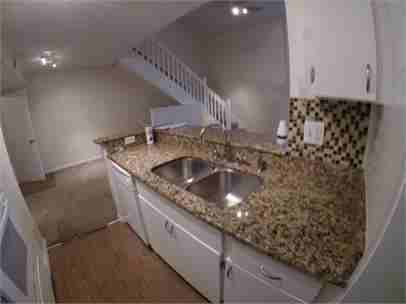 413 Fountainhead Cir - Photo 2 of 13
