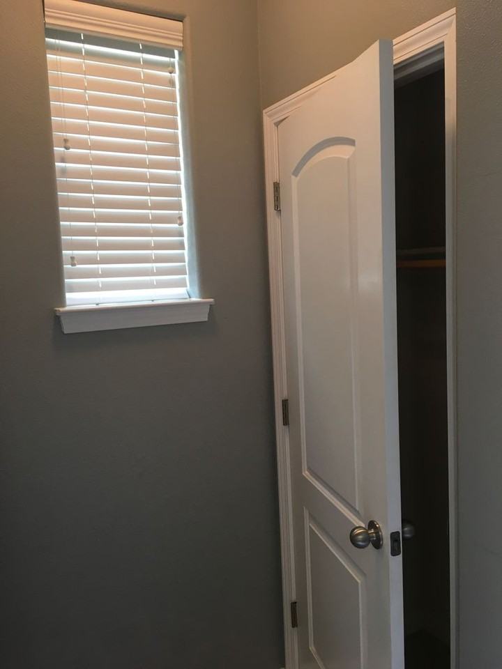 2139 Vienna Way - Photo 3 of 16