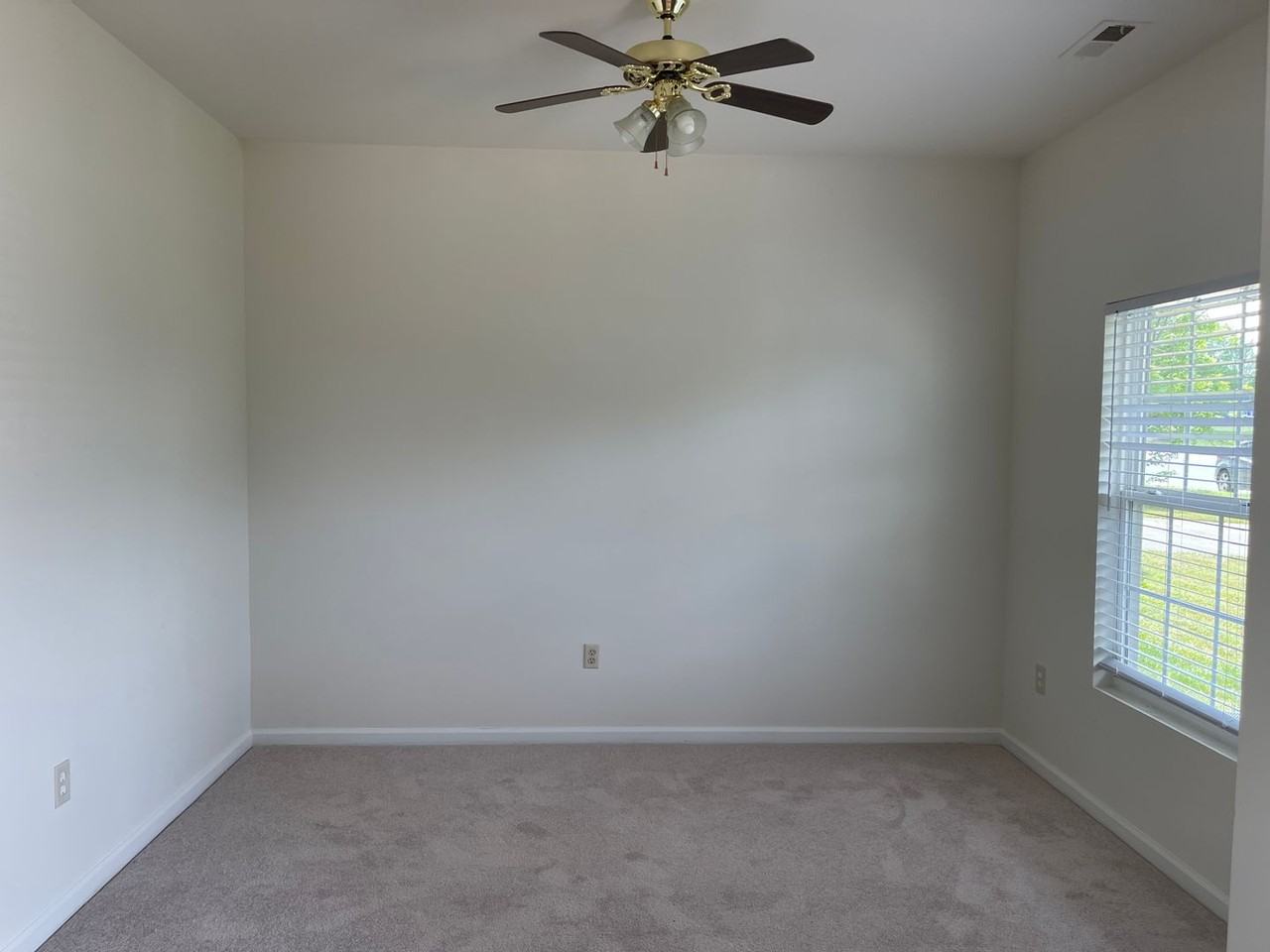 4806 Swanns Mill Dr - Photo 4 of 14