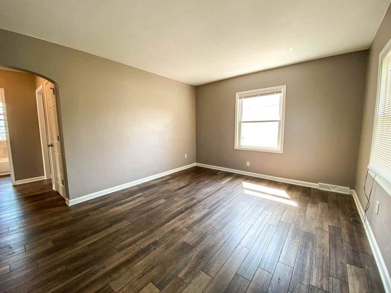 4338 N 50th St - Photo 5 of 9