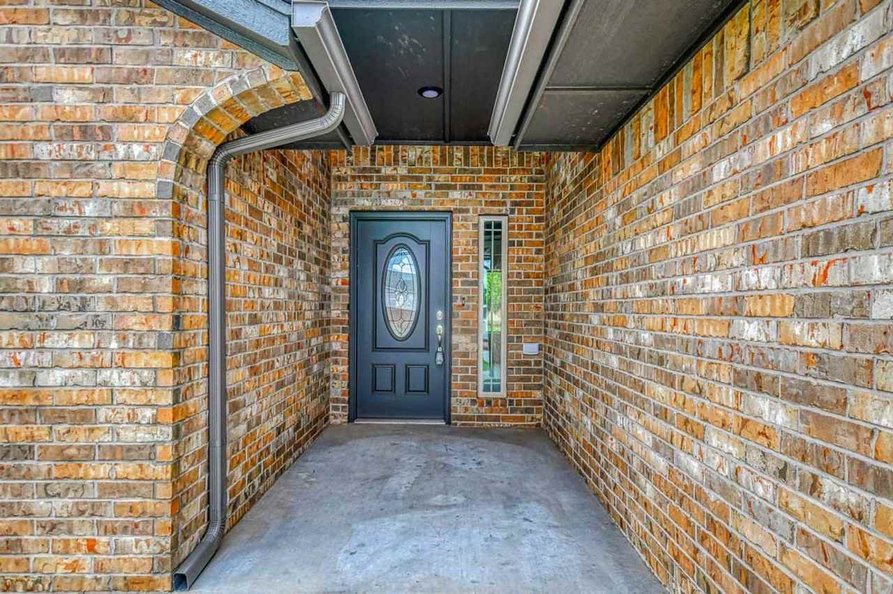 1016 E Jackrabbit Ln - Photo 2 of 29