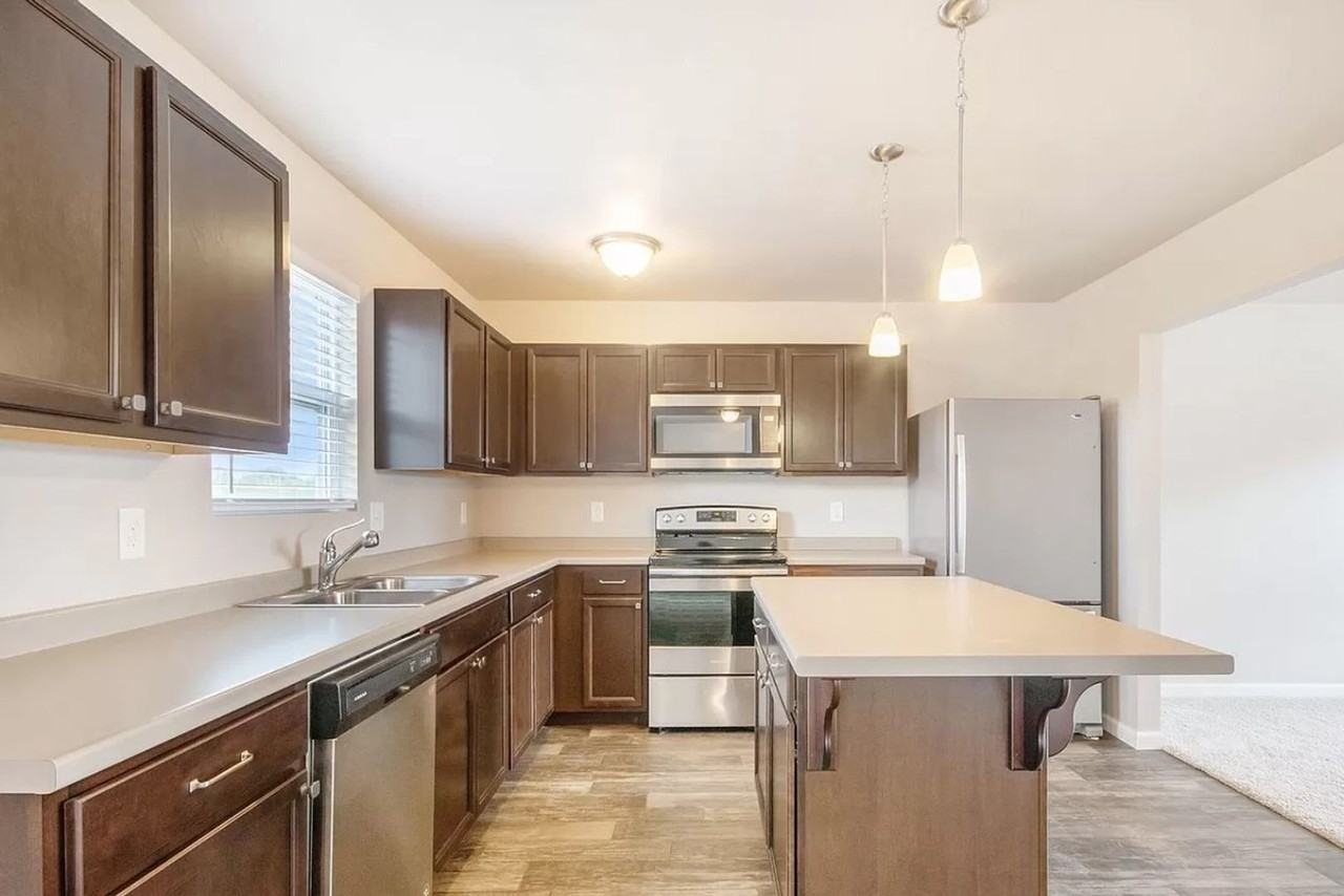 8644 Swartz River Dr - Photo 4 of 26