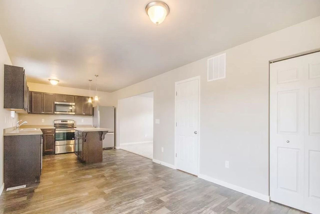 8644 Swartz River Dr - Photo 7 of 26