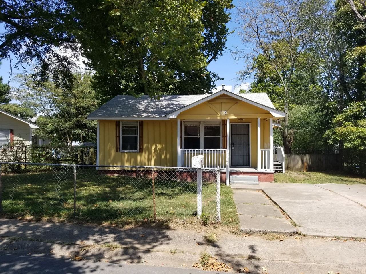 120 Roosevelt Cir - Photo 2 of 11