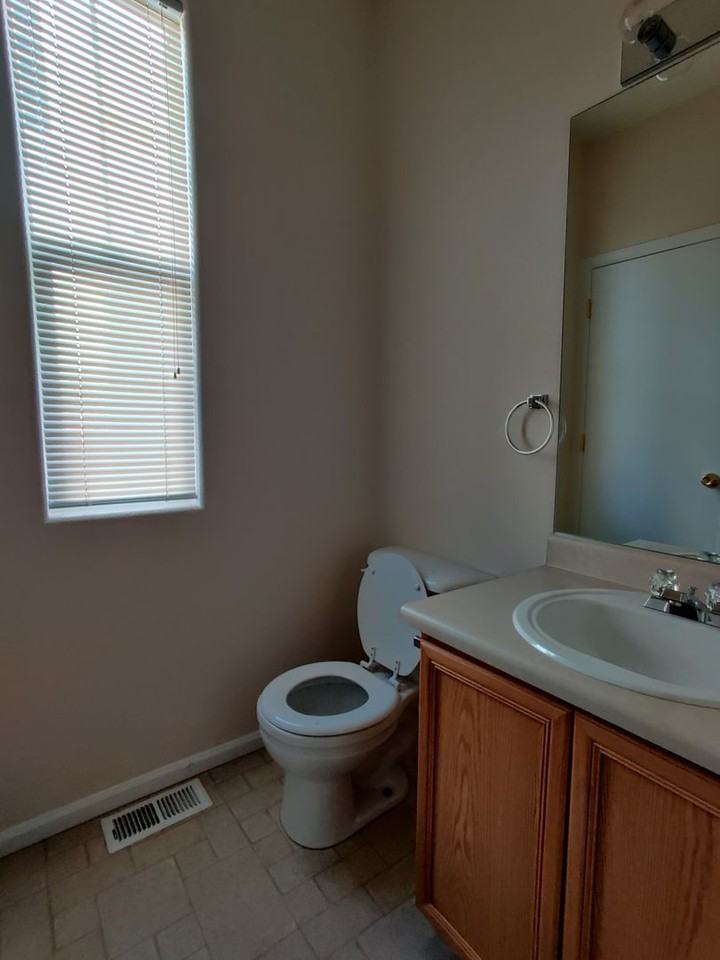 6089 Ensemble Hts - Photo 6 of 12