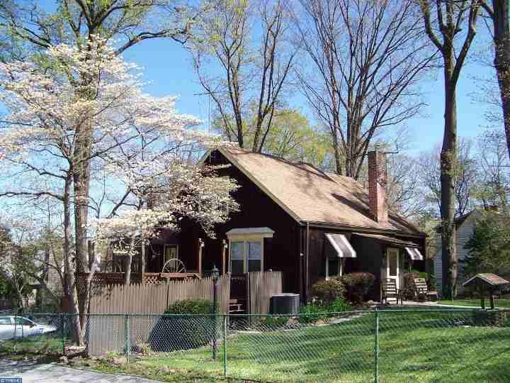 919 Broadway Ave - Photo 3 of 24