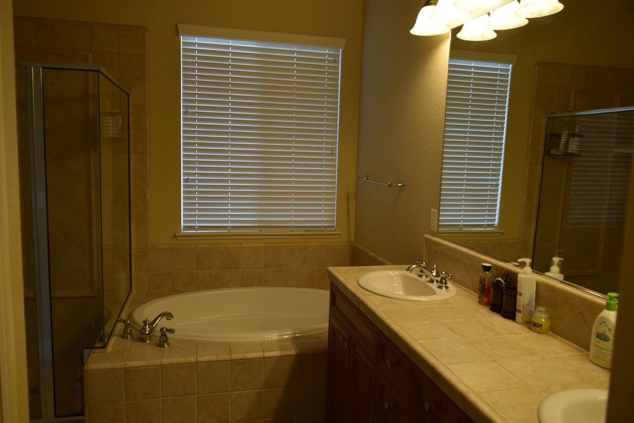 663 Lefevre Dr - Photo 4 of 29