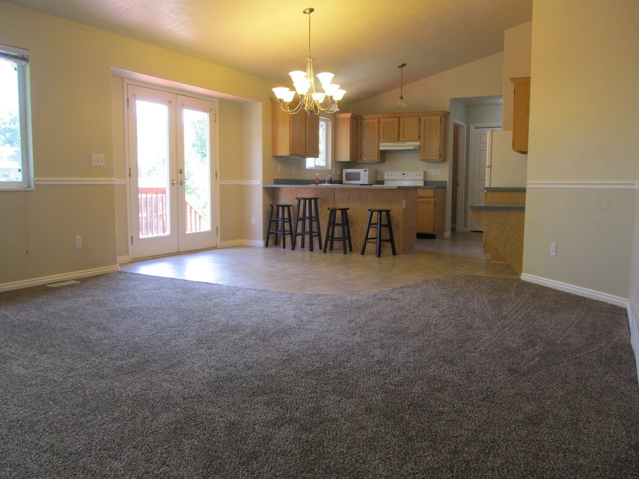 853 E Center St - Photo 3 of 24