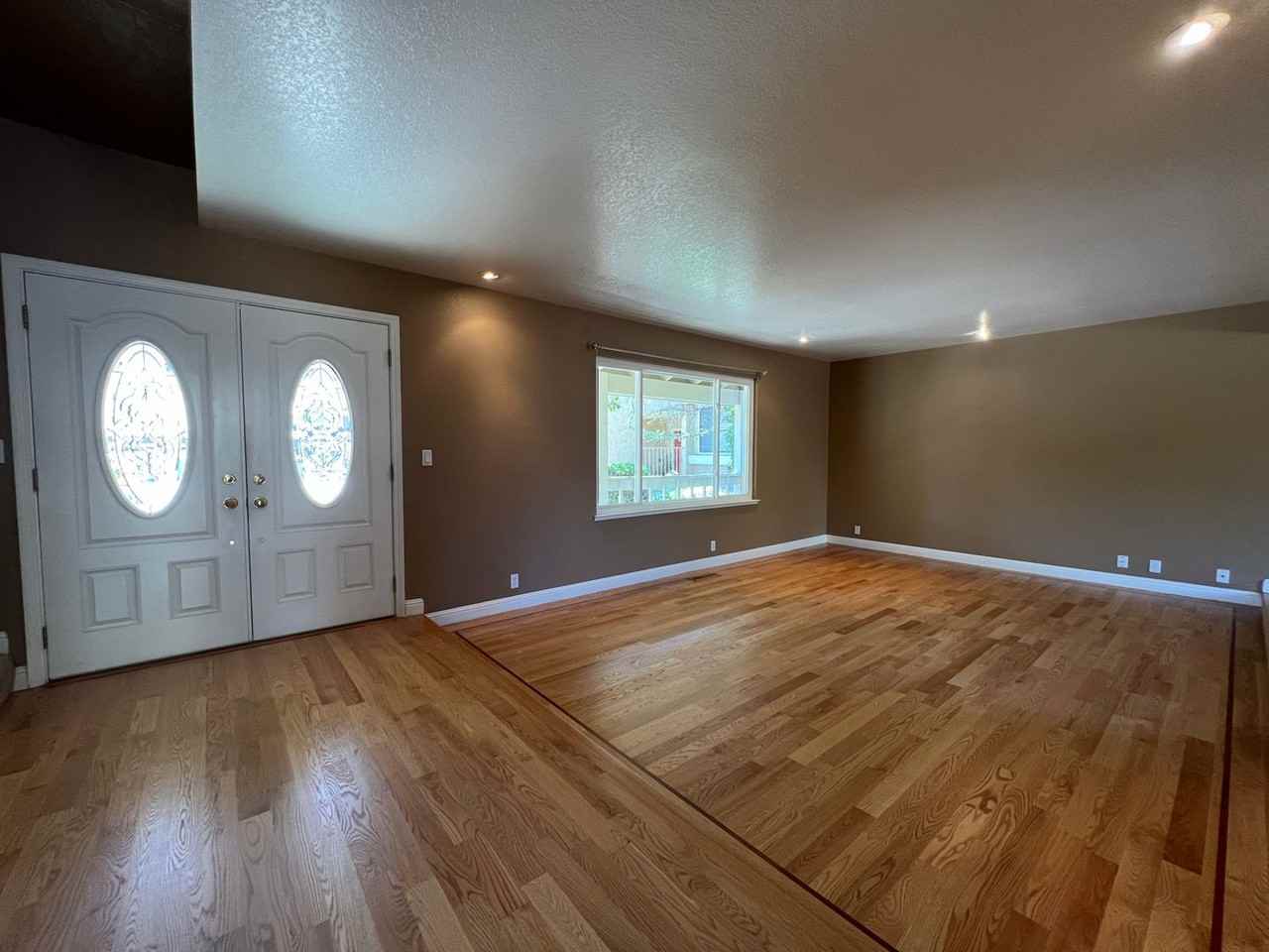 6556 Idlebrook Ct - Photo 5 of 16