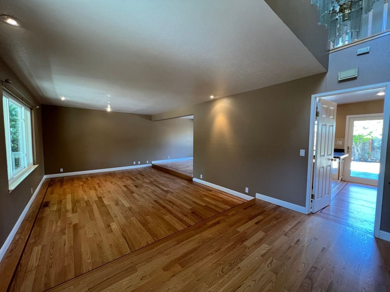 6556 Idlebrook Ct - Photo 7 of 16