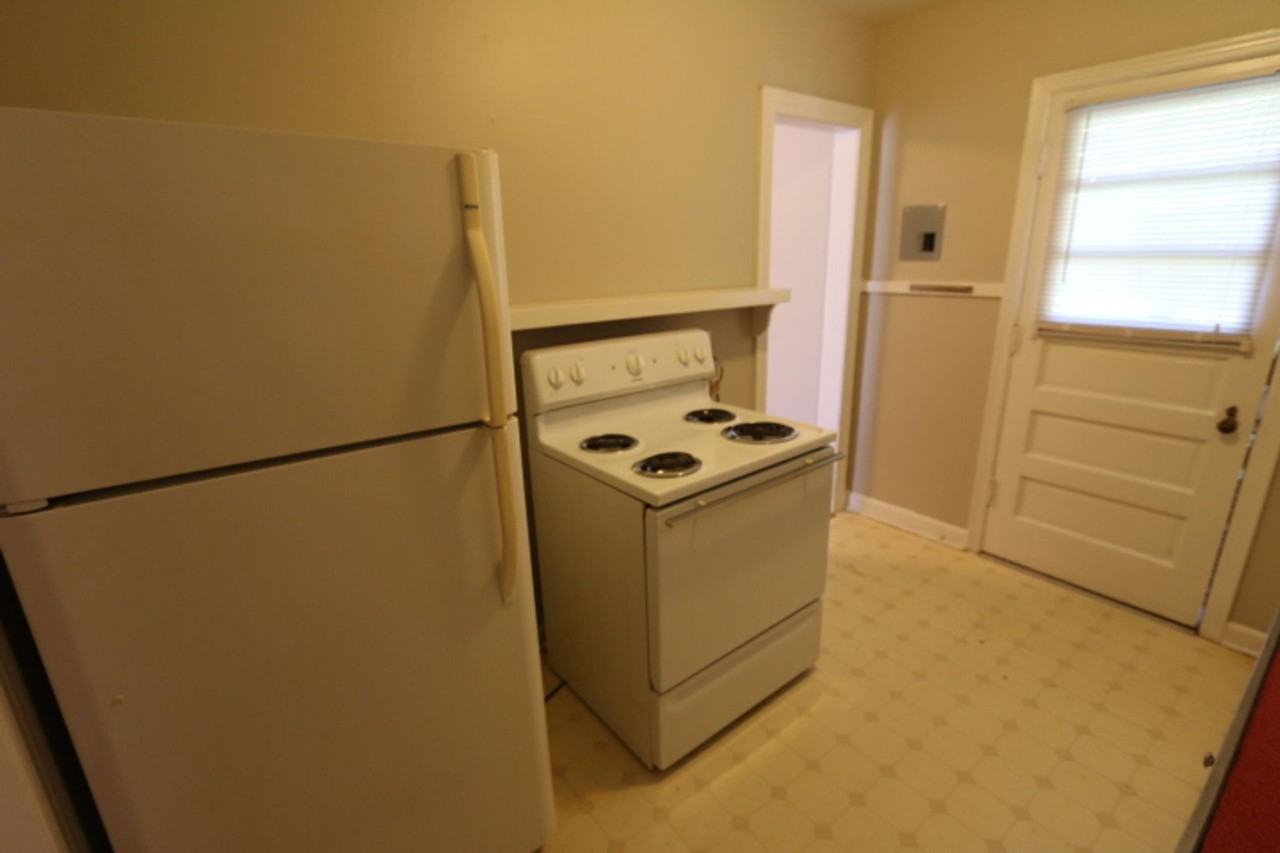 940 Vaughn Rd - Photo 4 of 11