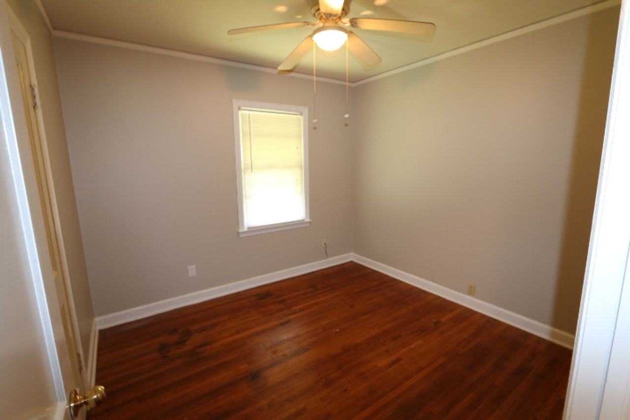 940 Vaughn Rd - Photo 6 of 11