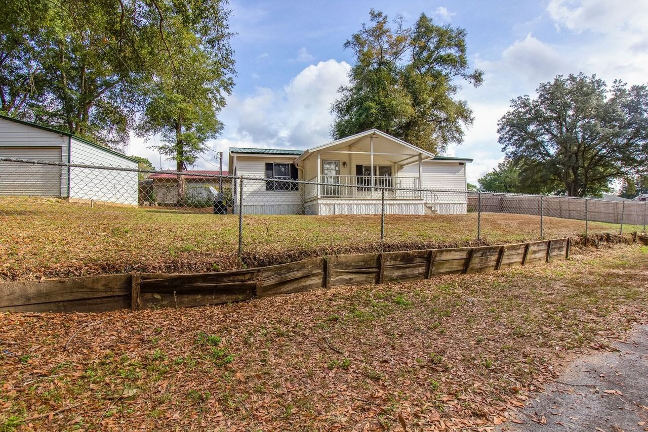 5509 Cone Dr - Photo 3 of 23