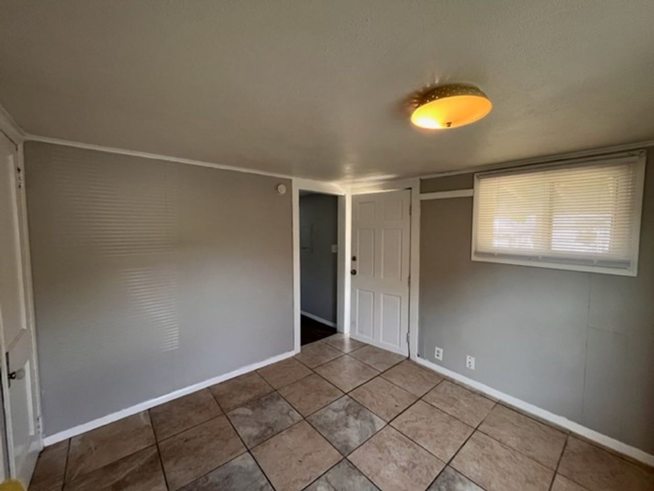 1321 S Nevada Ave - Photo 5 of 12