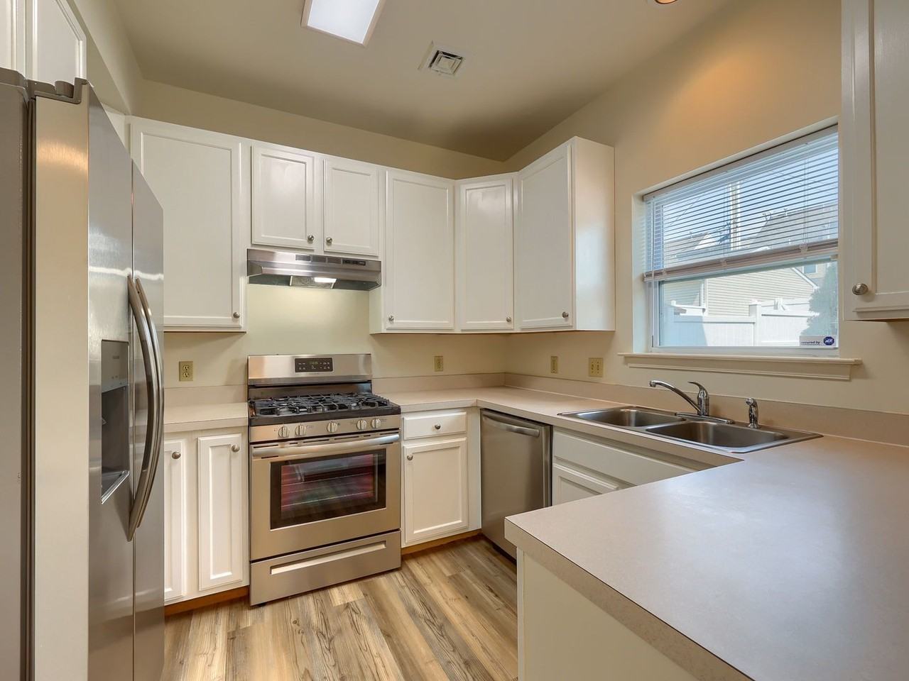 1729 Fulton St - Photo 2 of 39