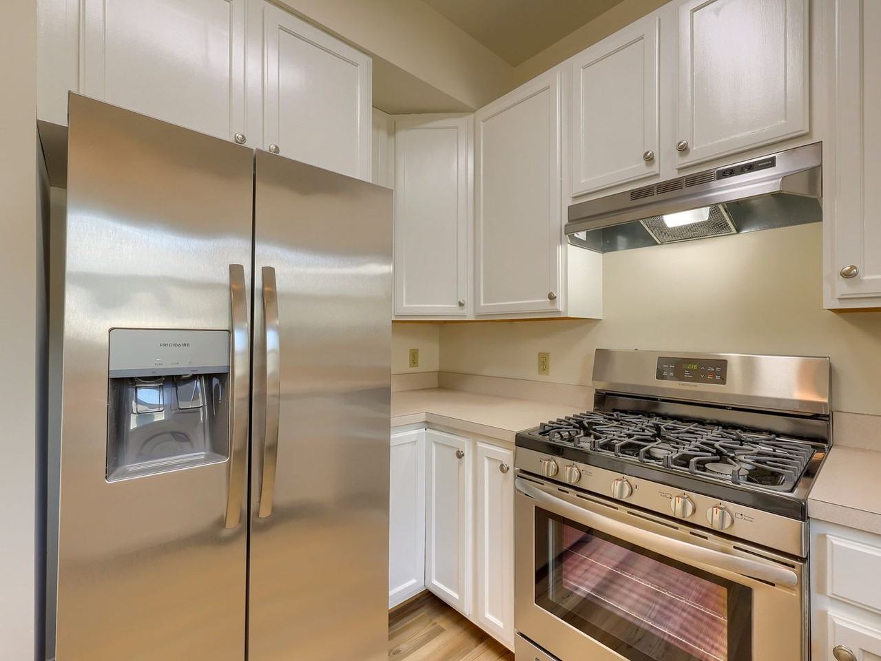 1729 Fulton St - Photo 3 of 39