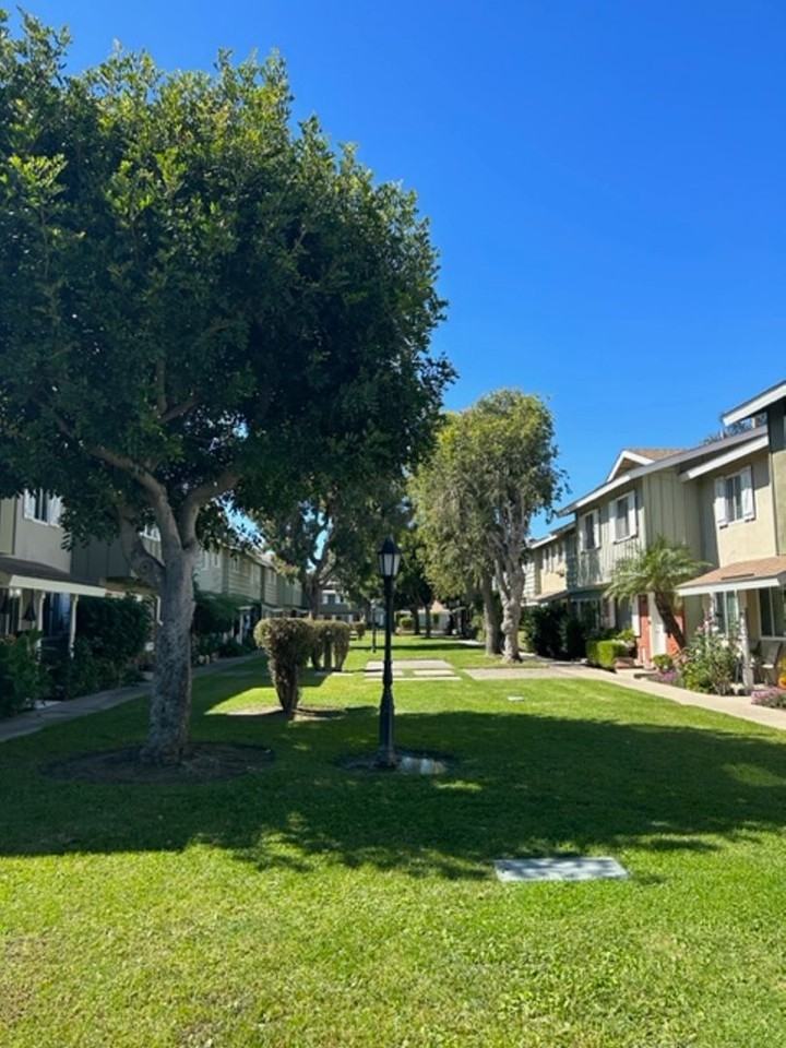 19929 Vermont Ln - Photo 3 of 14