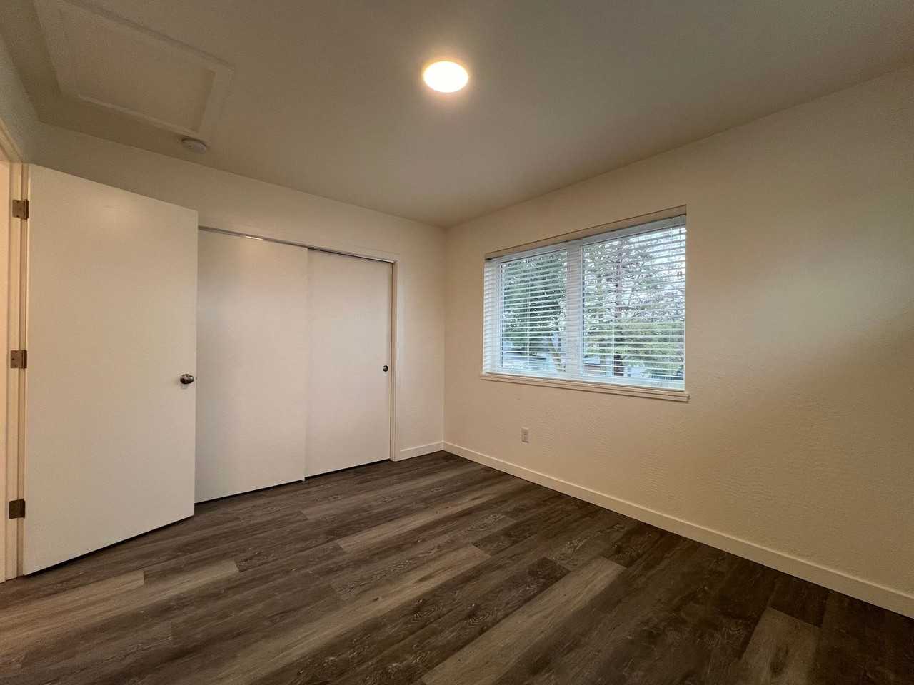 534 Putnam St #2 - Photo 6 of 7