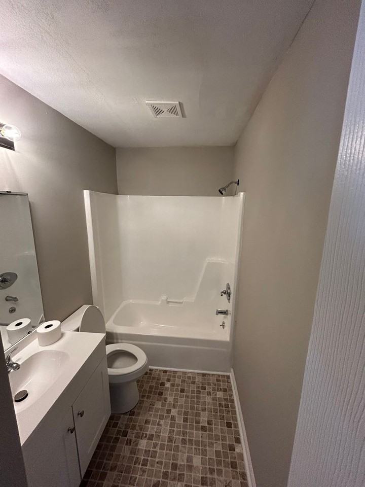 102A Bruce St - Photo 3 of 9