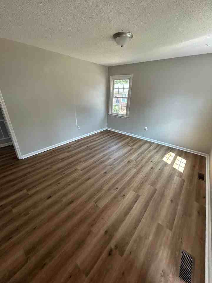 102A Bruce St - Photo 4 of 9