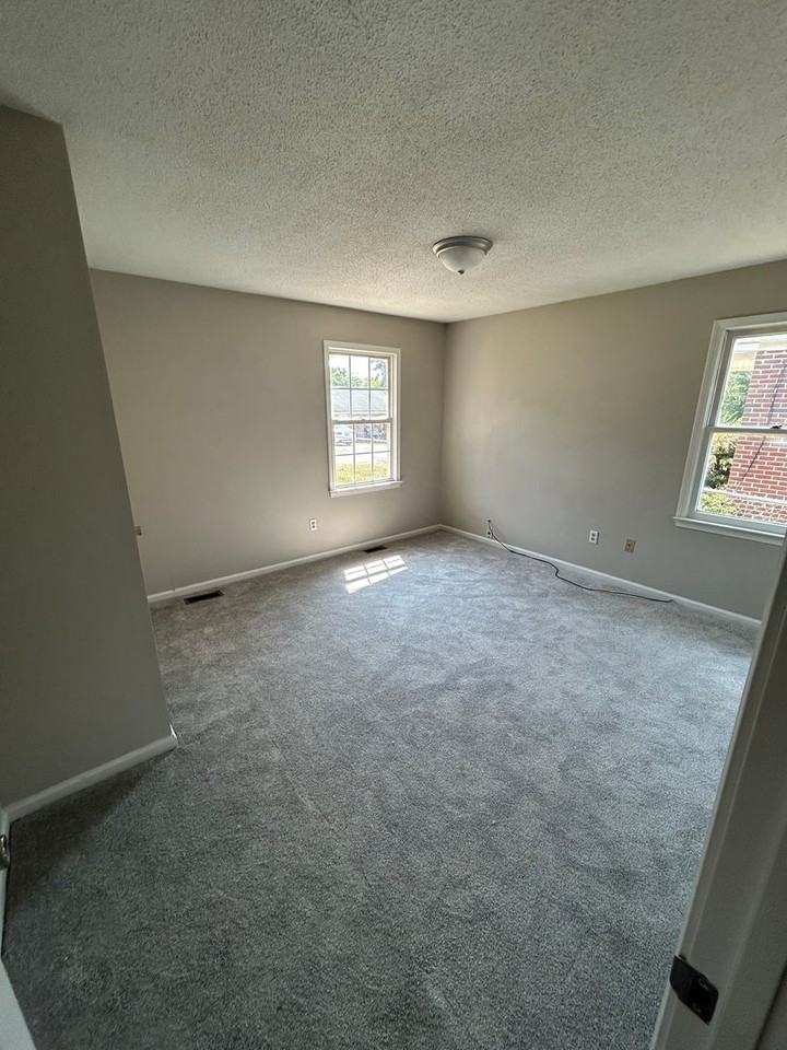 102A Bruce St - Photo 6 of 9