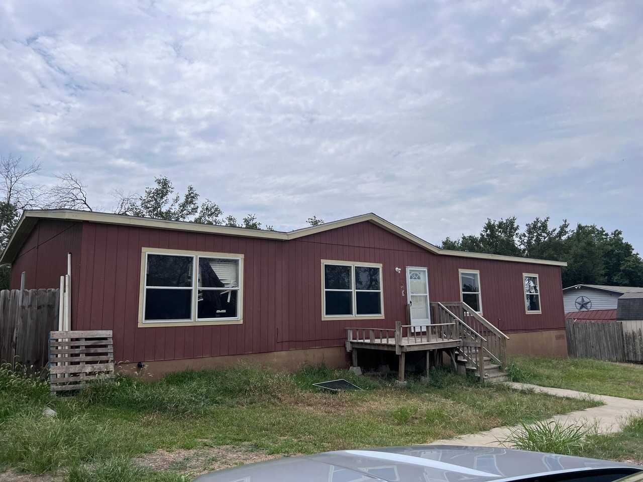 112 Calvary - Photo 6 of 6