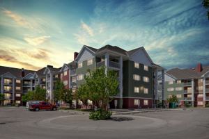 featured image of 10 Building 4000