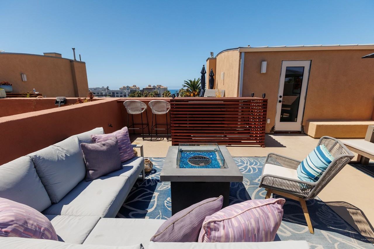 401 N Coast Hwy #305 - Photo 2 of 24