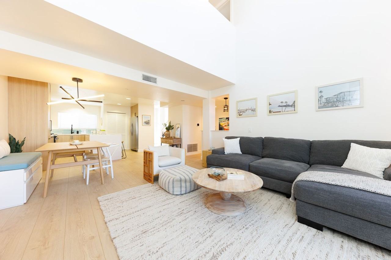 401 N Coast Hwy #305 - Photo 3 of 24