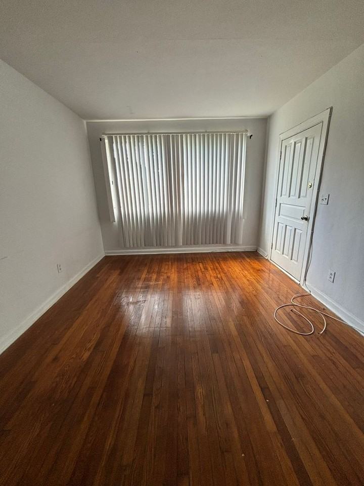 4633 Sunderland Rd - Photo 3 of 11