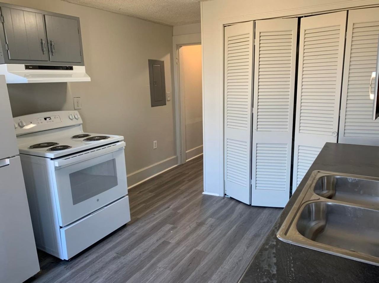 1407 Fountain Ave - Photo 6 of 12