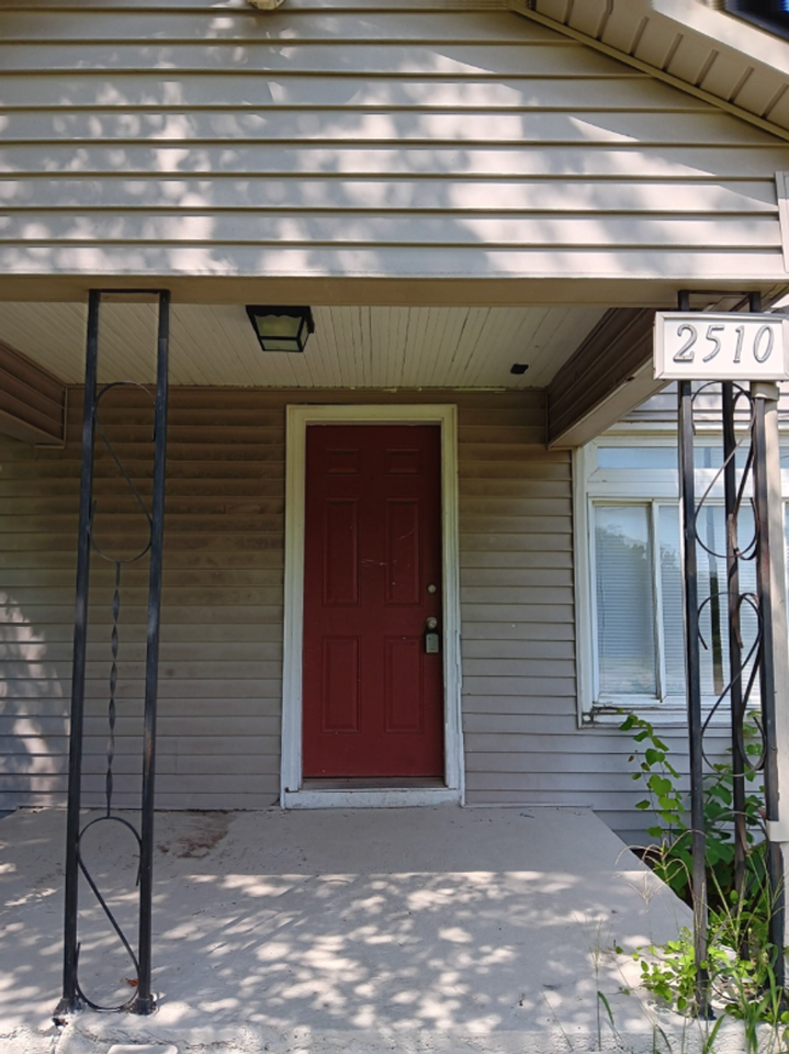 2510 Iron Gates Rd - Photo 2 of 15