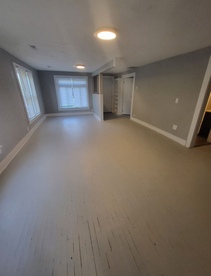 2510 Iron Gates Rd - Photo 5 of 15