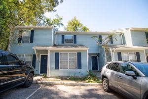 featured image of 2186 Timberwood Cir N