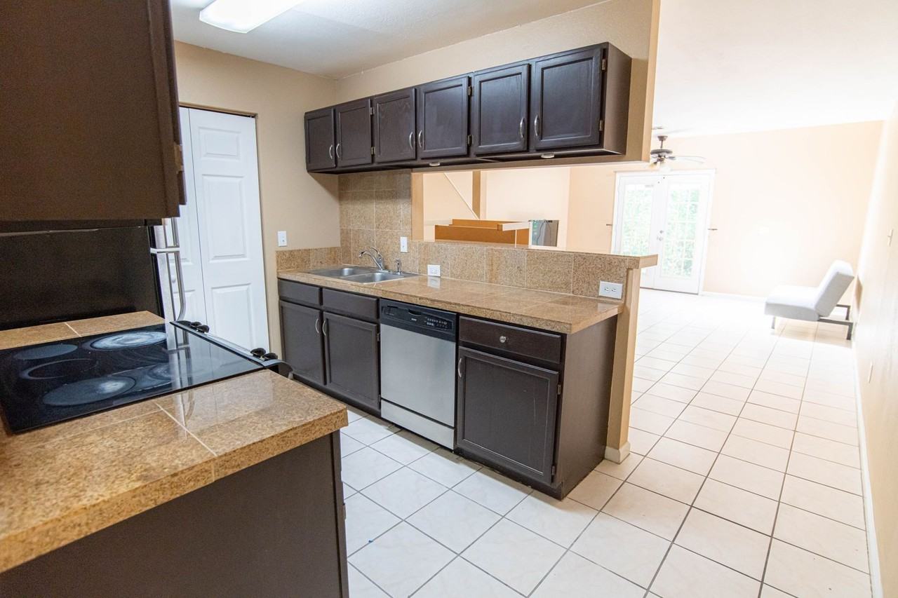 2186 Timberwood Cir N - Photo 2 of 33