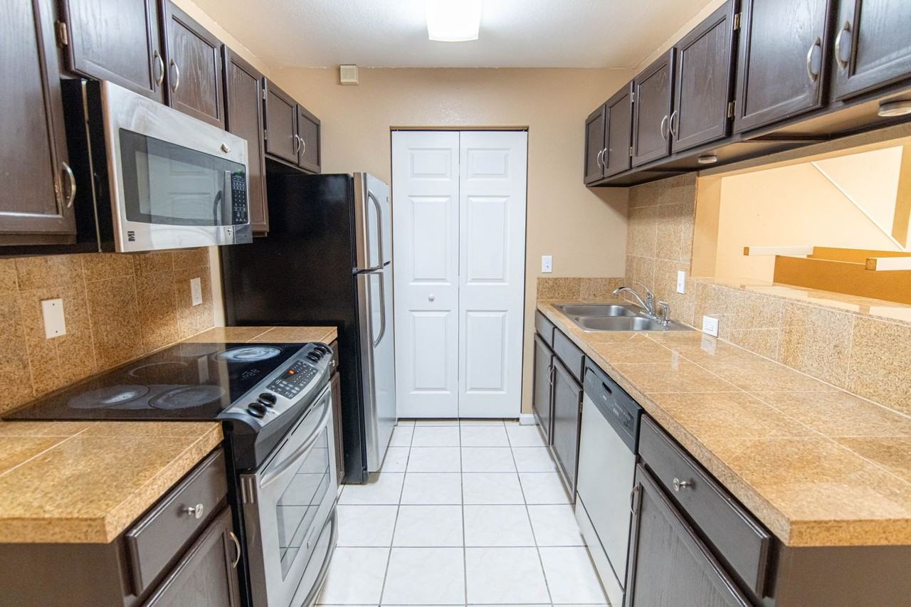 2186 Timberwood Cir N - Photo 3 of 33