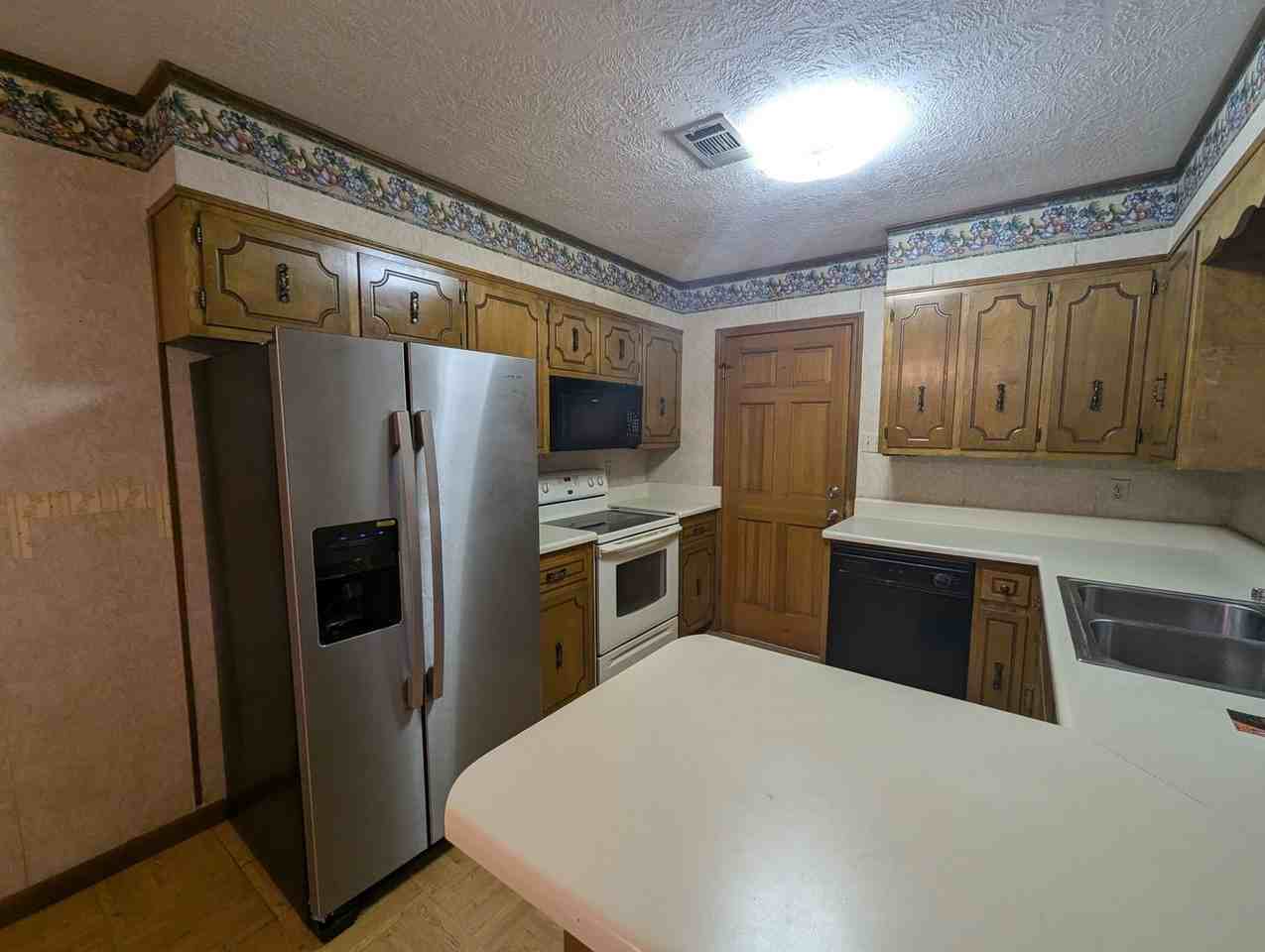 3220 Juniper Dr - Photo 3 of 11