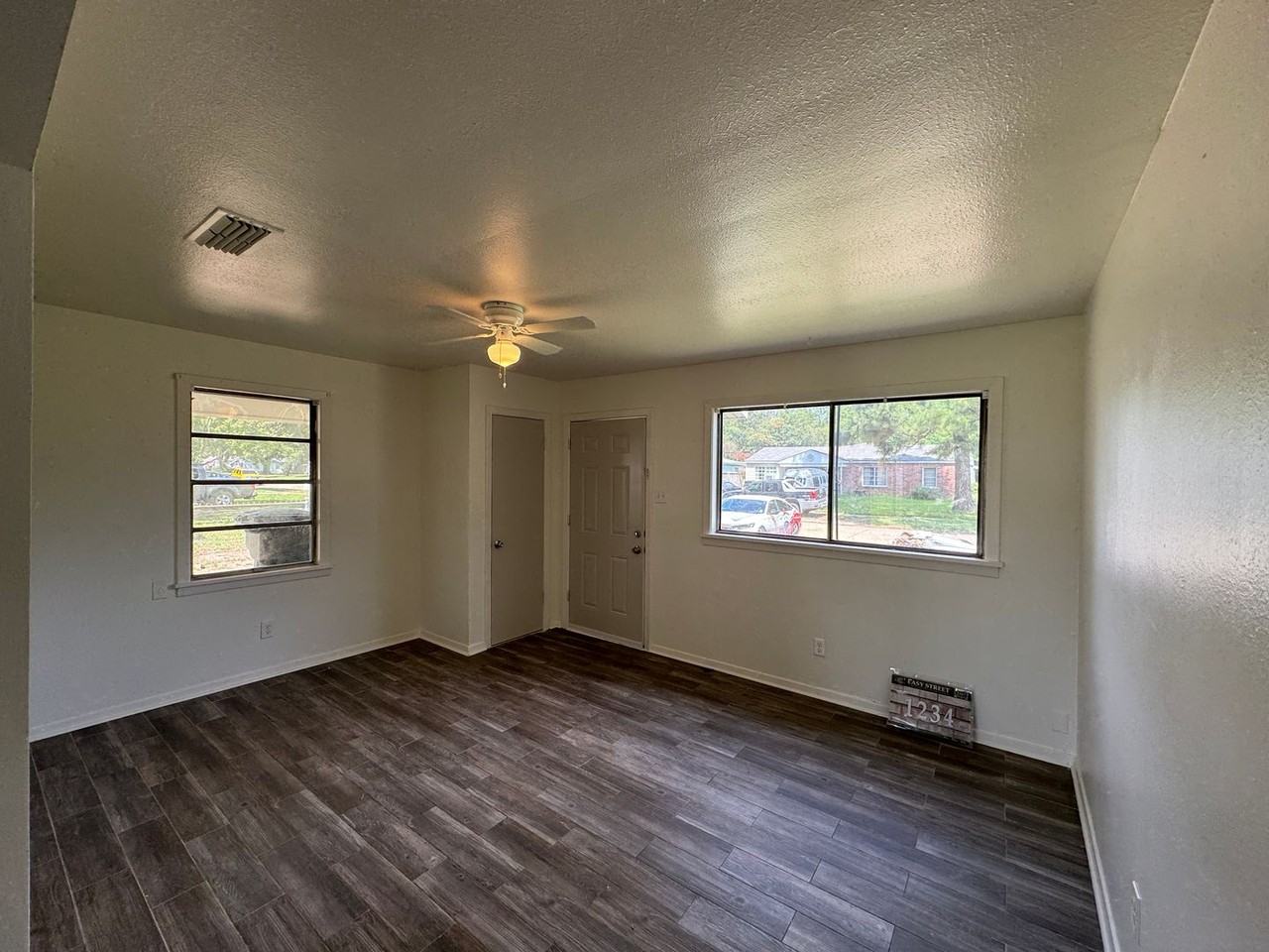 1714 Oriole St - Photo 3 of 10