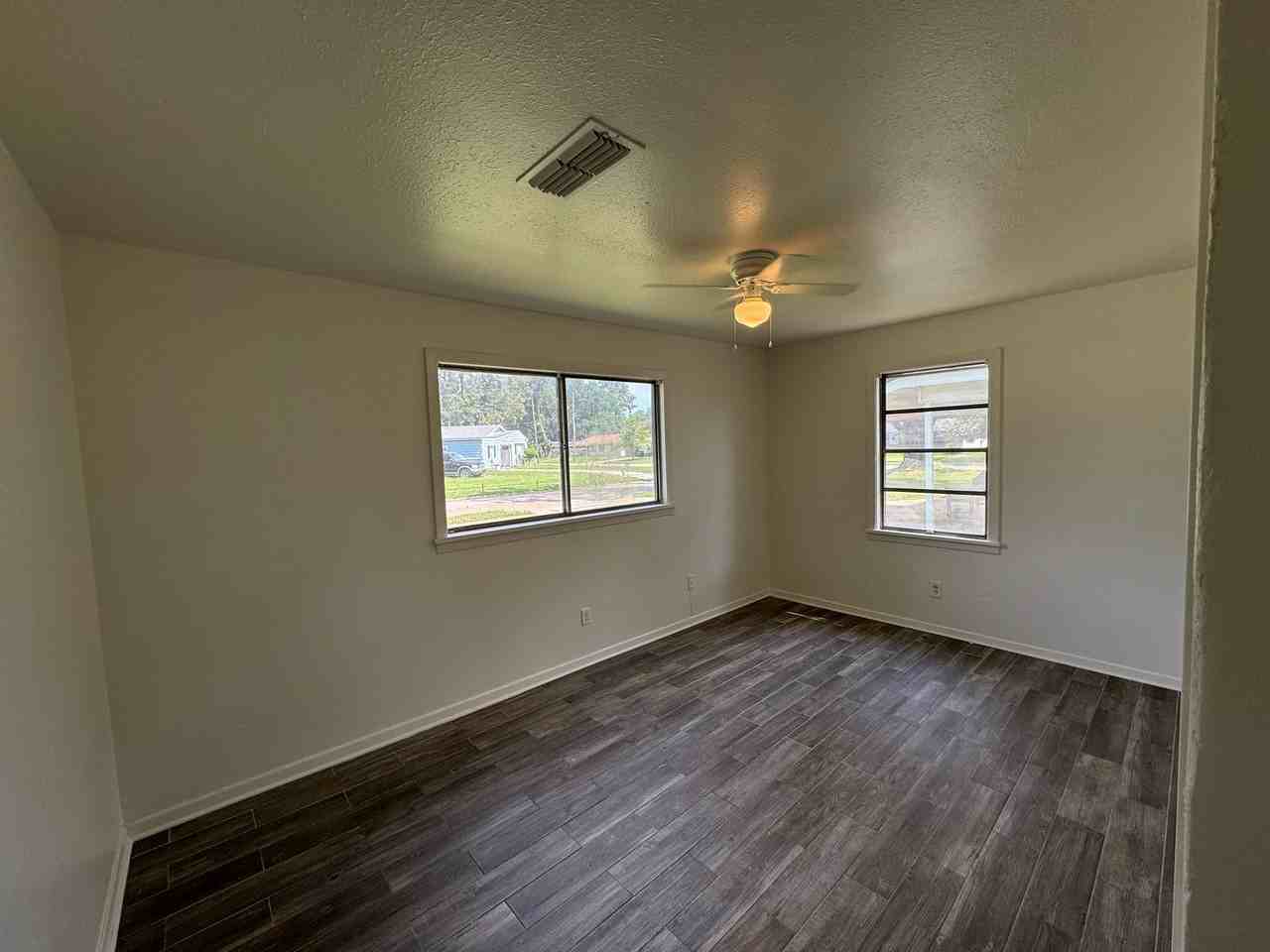 1714 Oriole St - Photo 5 of 10