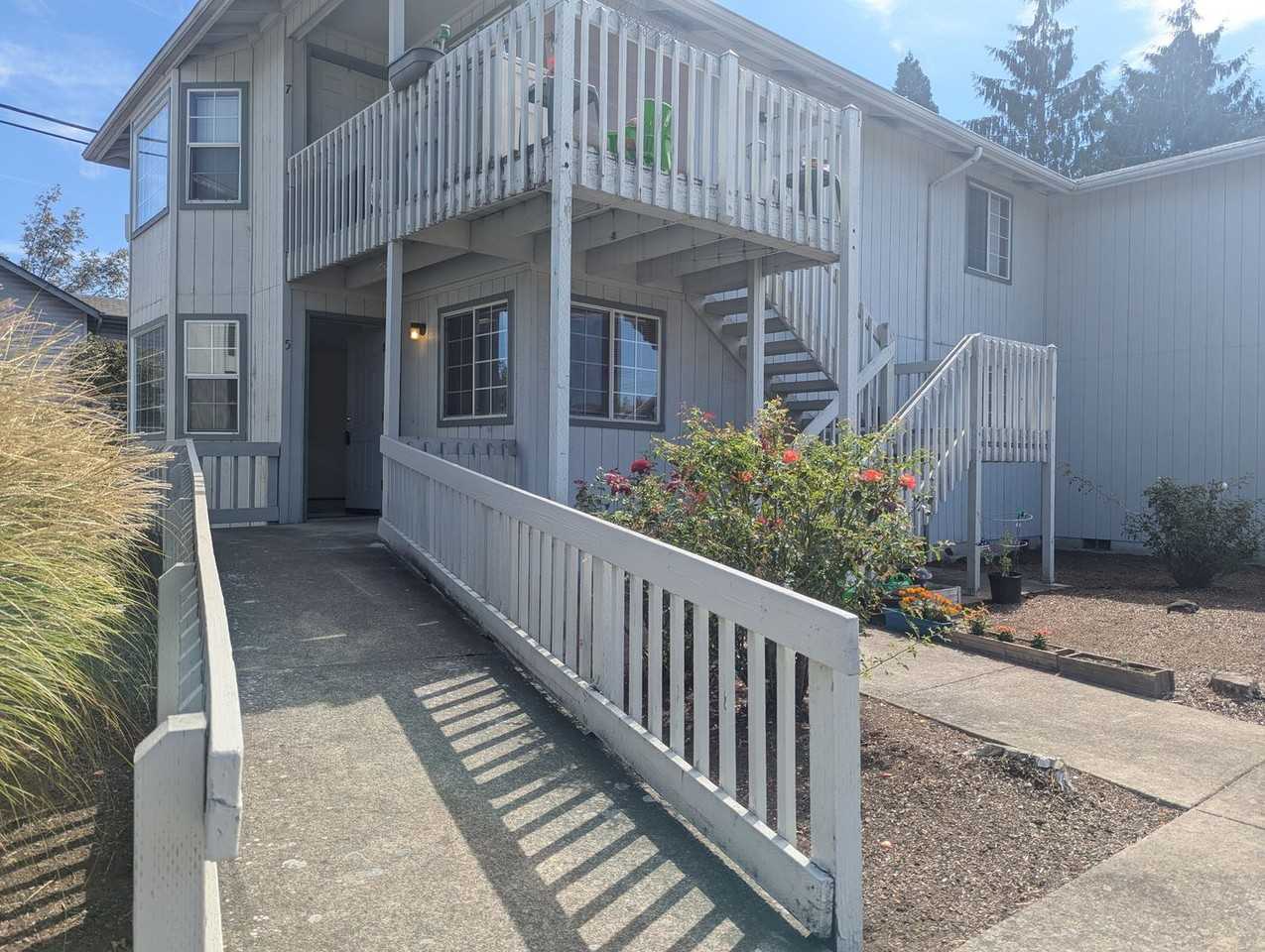 1217 R St #5 - Photo 2 of 16