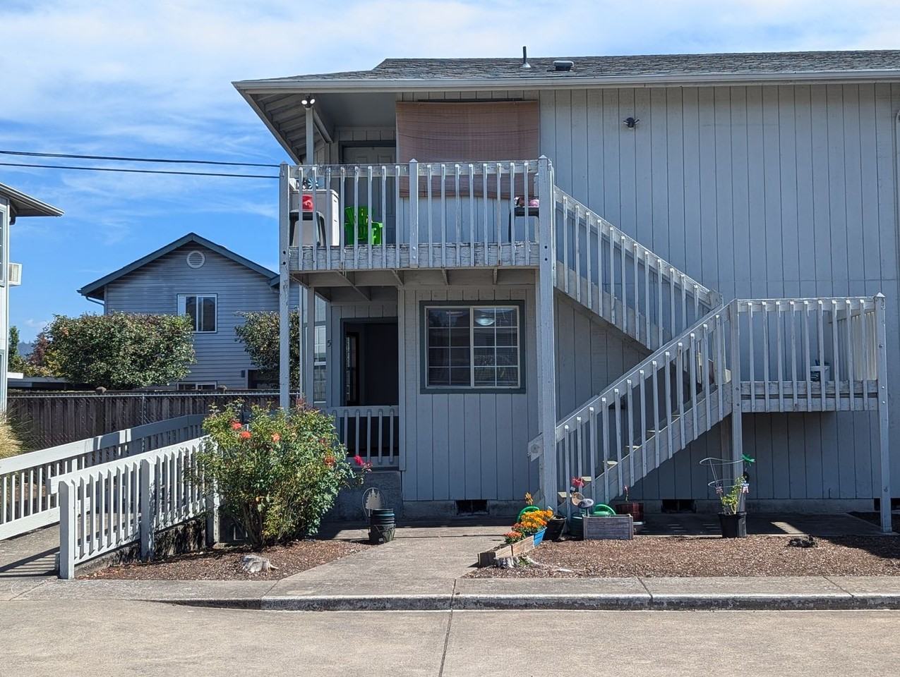 1217 R St #5 - Photo 4 of 16